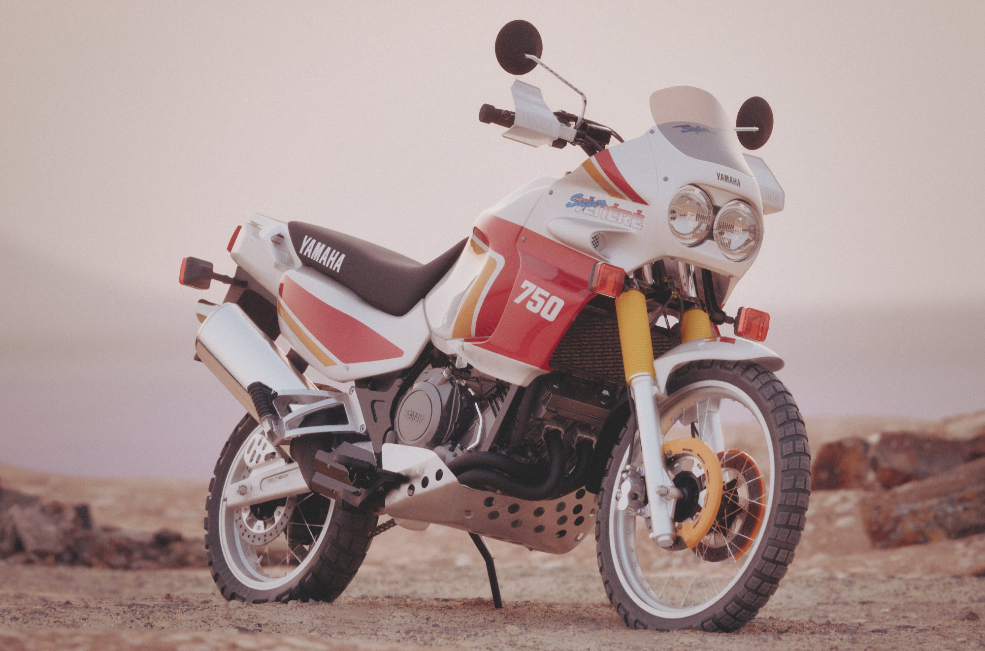 XTZ 750